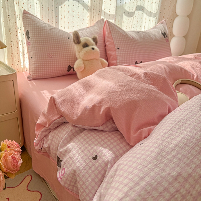 91家纺网 家纺一手货源 找家纺 艾特你 2025新款云感双层纱卡通萌趣四件套 遇见-少女日记