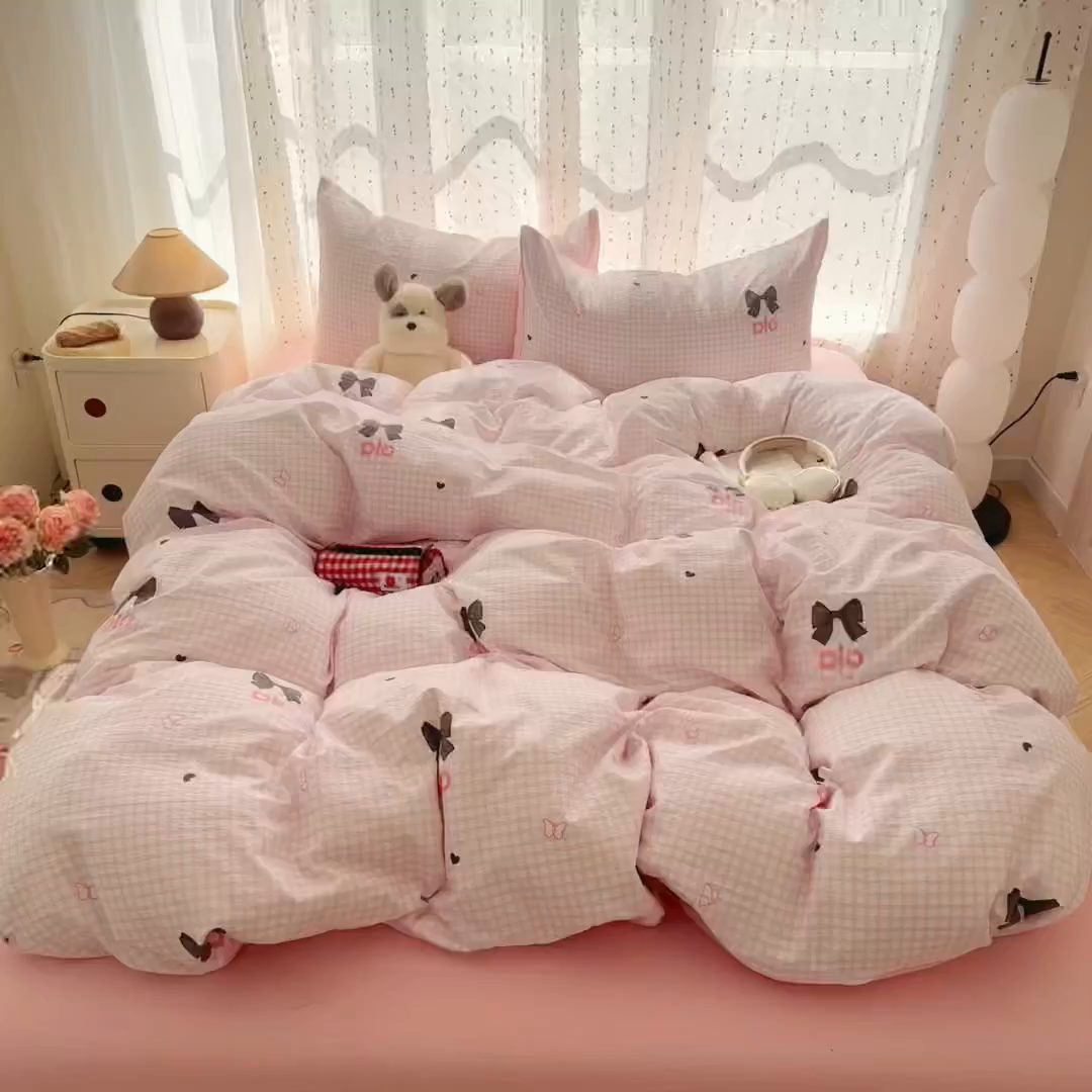 91家纺网 家纺一手货源 找家纺 艾特你 2025新款云感双层纱卡通萌趣四件套 遇见-少女日记