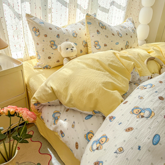 91家纺网 家纺一手货源 找家纺 艾特你 2025新款云感双层纱卡通萌趣四件套 遇见-甜点小熊