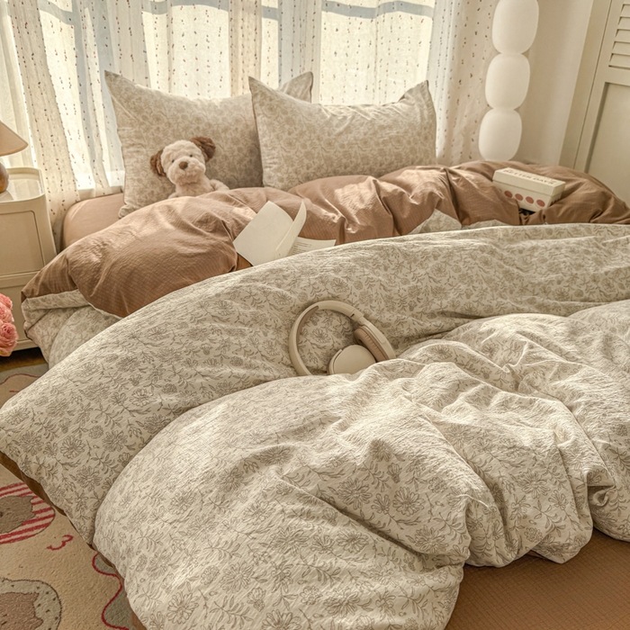 91家纺网 家纺一手货源 找家纺 艾特你 2025新款云感双层纱卡通萌趣四件套 遇见-长青藤