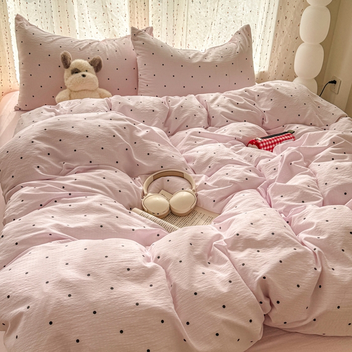 91家纺网 家纺一手货源 找家纺 艾特你 2025新款云感双层纱卡通萌趣四件套 遇见-奶昔波点