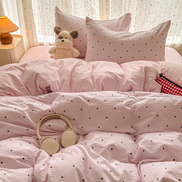 91家纺网 家纺一手货源 找家纺 艾特你 2025新款云感双层纱卡通萌趣四件套 遇见-奶昔波点