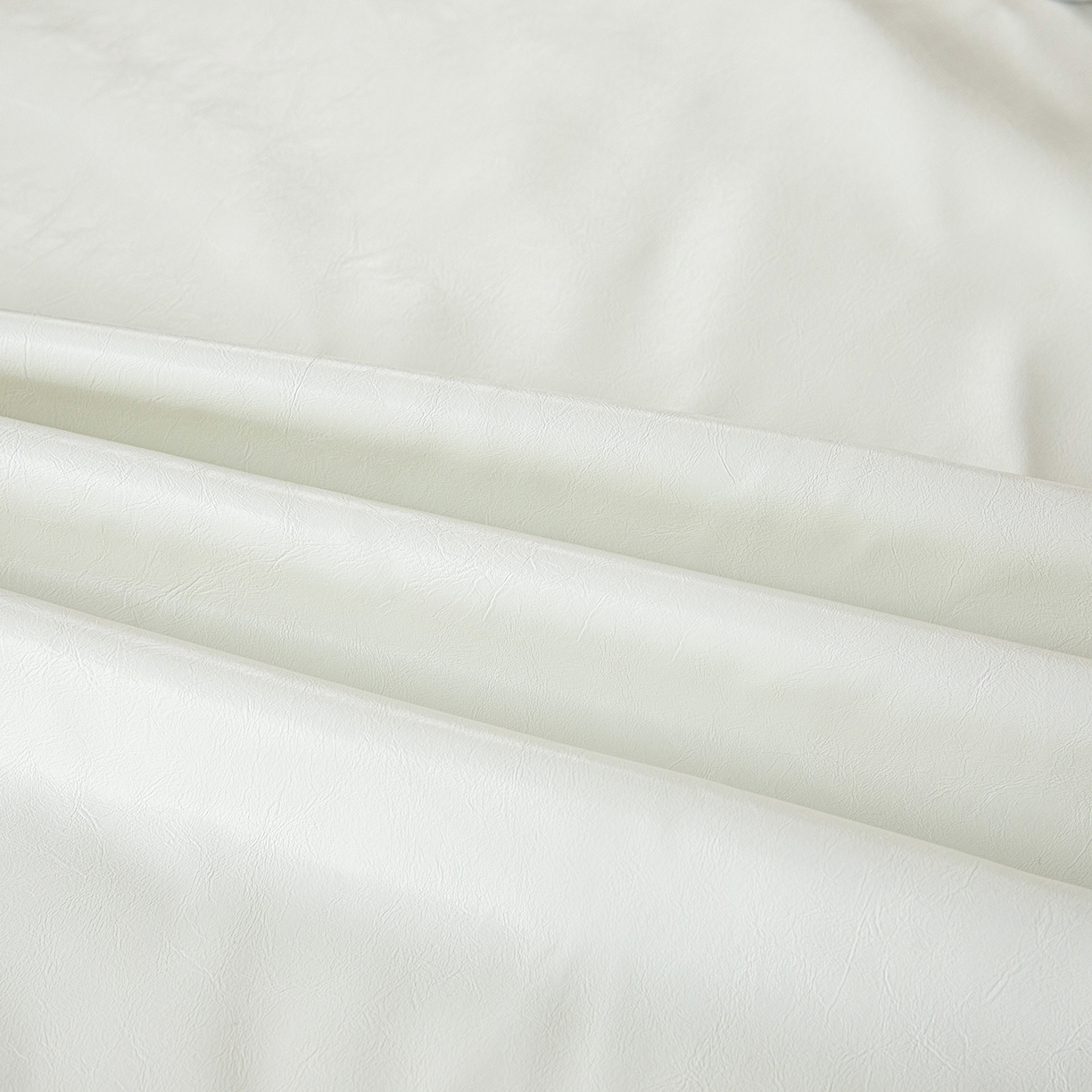 91家纺网 家纺一手货源 找家纺 沐沐家纺 2026新款油蜡皮桌布 白色