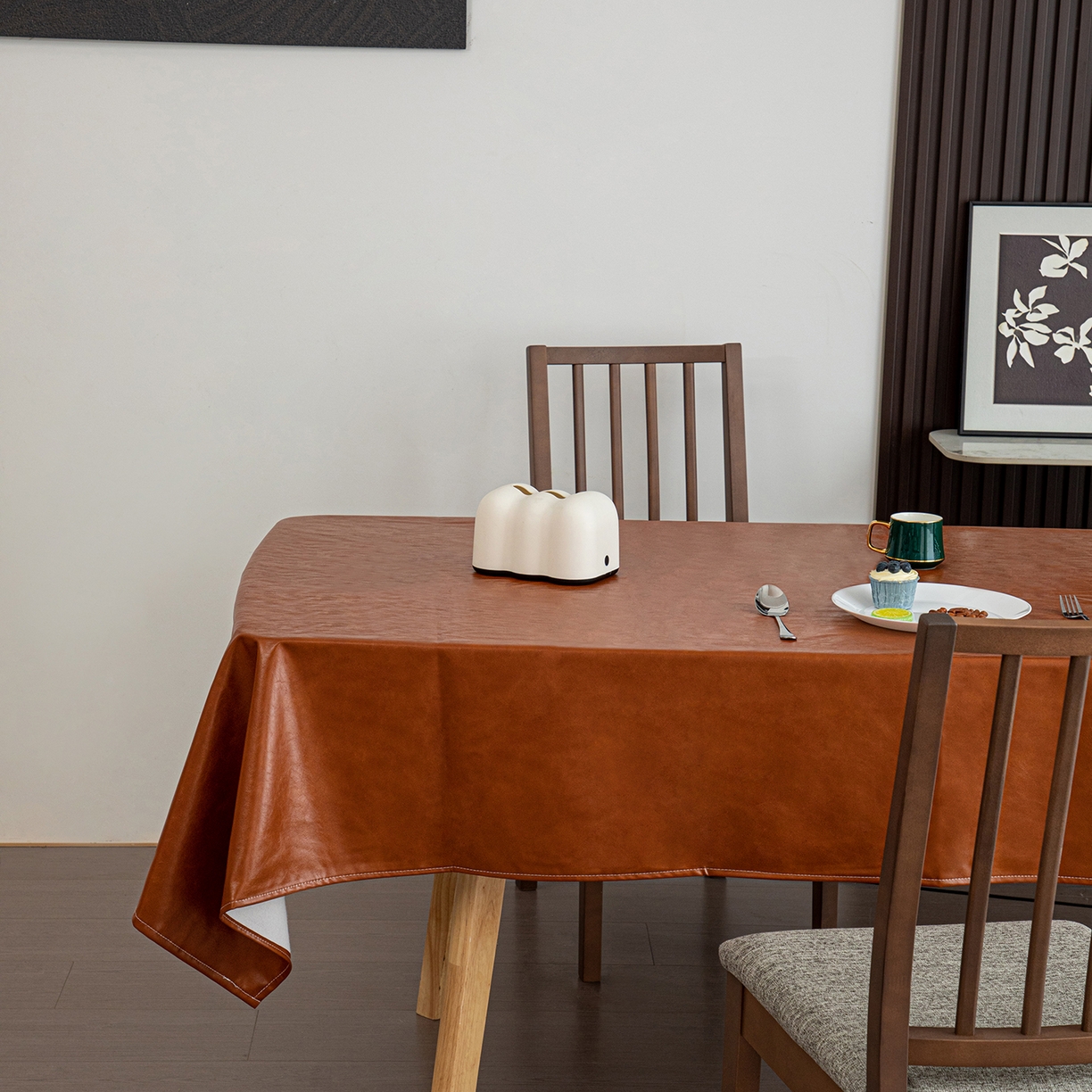 91家纺网 家纺一手货源 找家纺 沐沐家纺 2025新款油蜡皮桌布 橙色