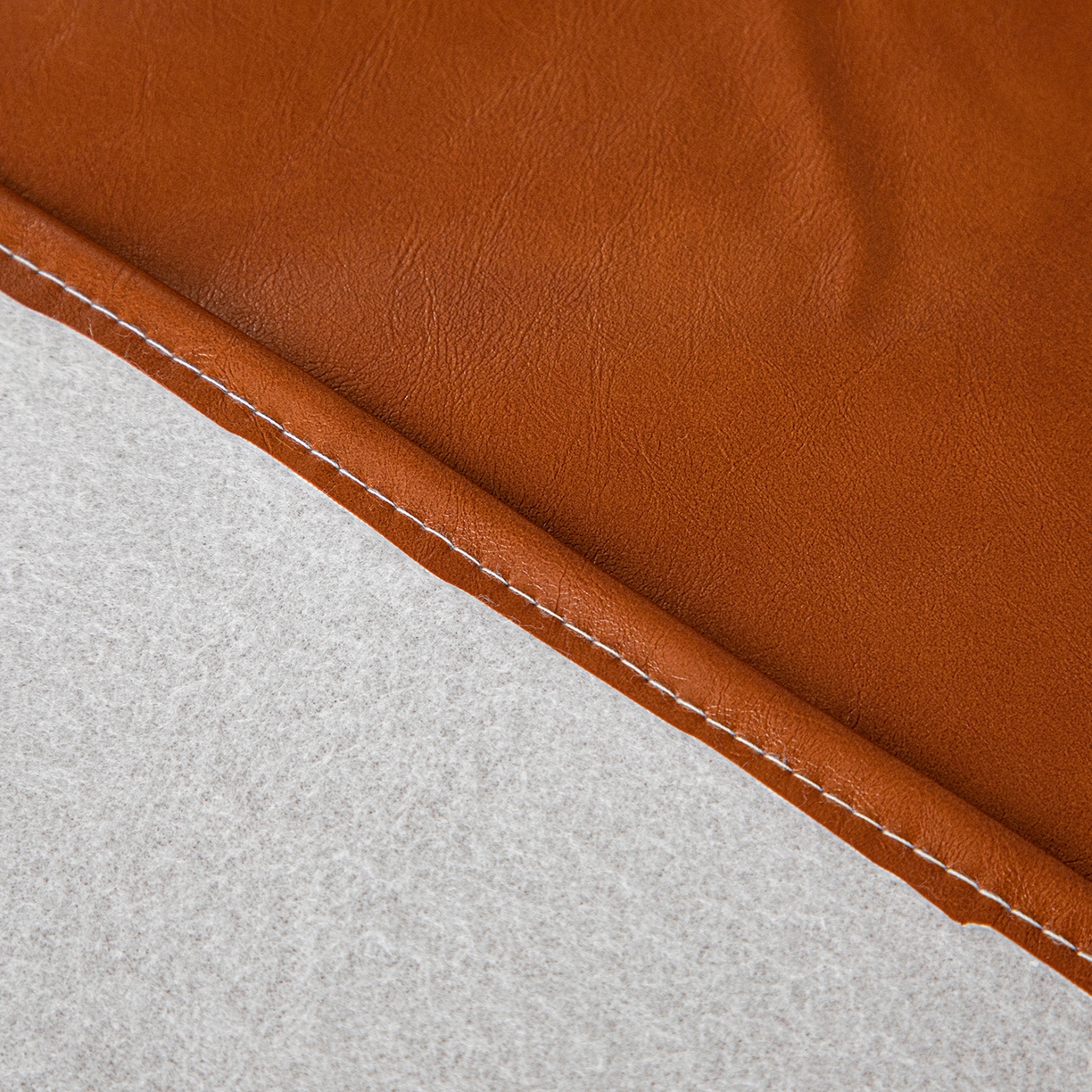 91家纺网 家纺一手货源 找家纺 沐沐家纺 2025新款油蜡皮桌布 橙色