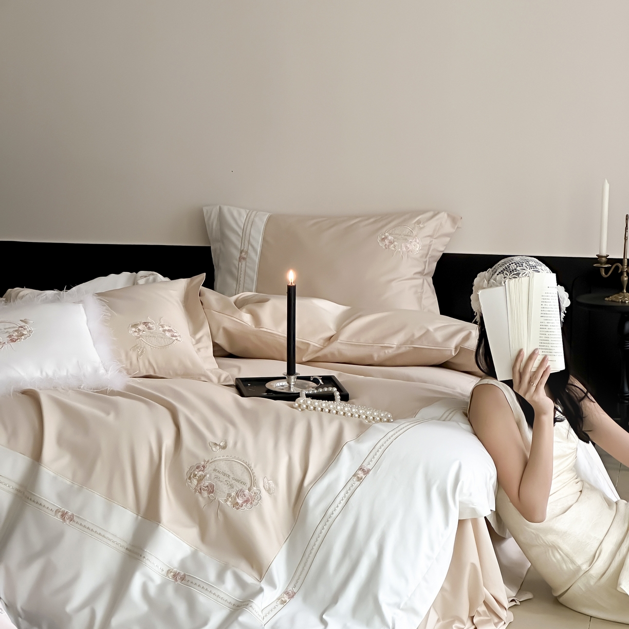 91家纺网 家纺一手货源 找家纺 初拾 2025新款100s全棉小法式刺绣四件套—美杜莎 美杜莎-香槟驼