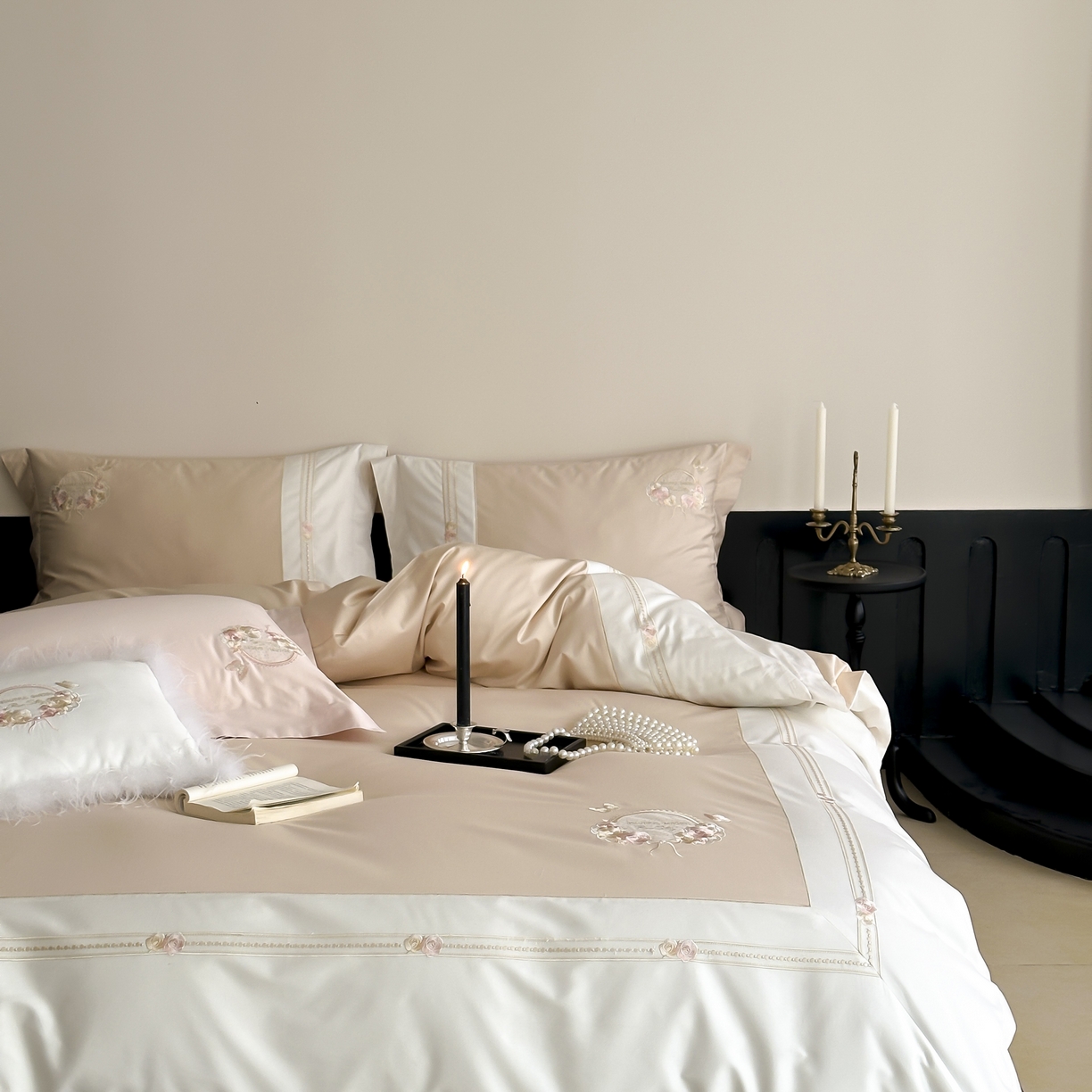 91家纺网 家纺一手货源 找家纺 初拾 2025新款100s全棉小法式刺绣四件套—美杜莎 美杜莎-香槟驼