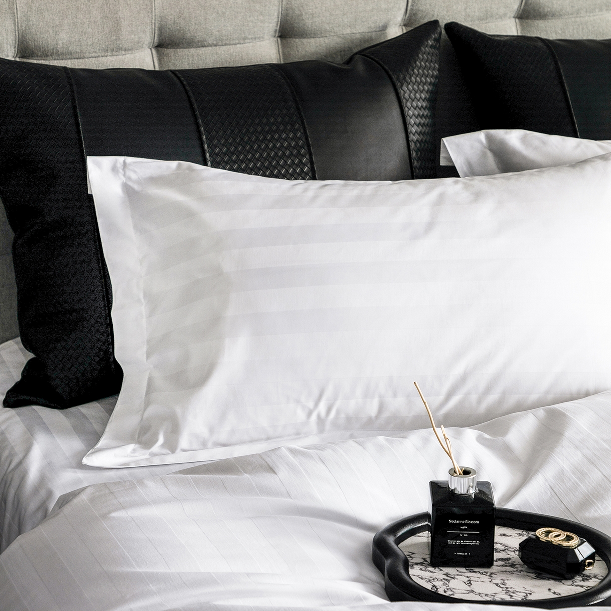 91家纺网 家纺一手货源 找家纺 澜昕 星级酒店床单被套床笠缎条纯棉四件套三件套 60*40暗纹缎条款可定制刺绣