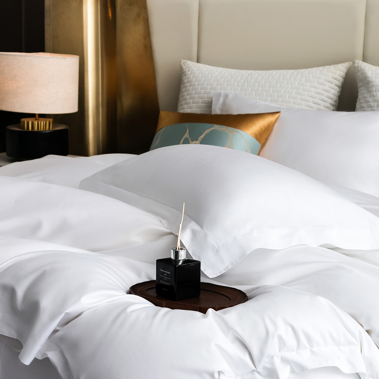 91家纺网 家纺一手货源 找家纺 澜昕 星级酒店床单被套床笠丝光贡缎纯棉四件套三件套 60*40纯白款可定制刺绣