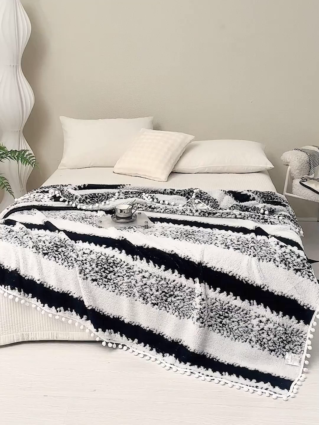 91家纺网 家纺一手货源 找家纺 肖恩毯业 2025新款阳离子双色提花雪球梦语小球毯 雪球梦语素墨