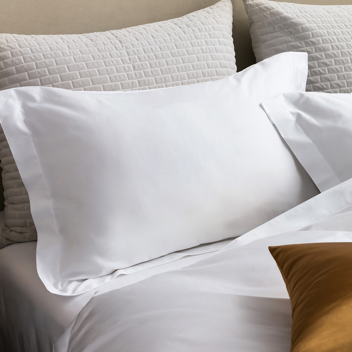 91家纺网 家纺一手货源 找家纺 澜昕 星级酒店床单被套床笠丝光贡缎纯棉四件套三件套 60*40纯白款可定制刺绣