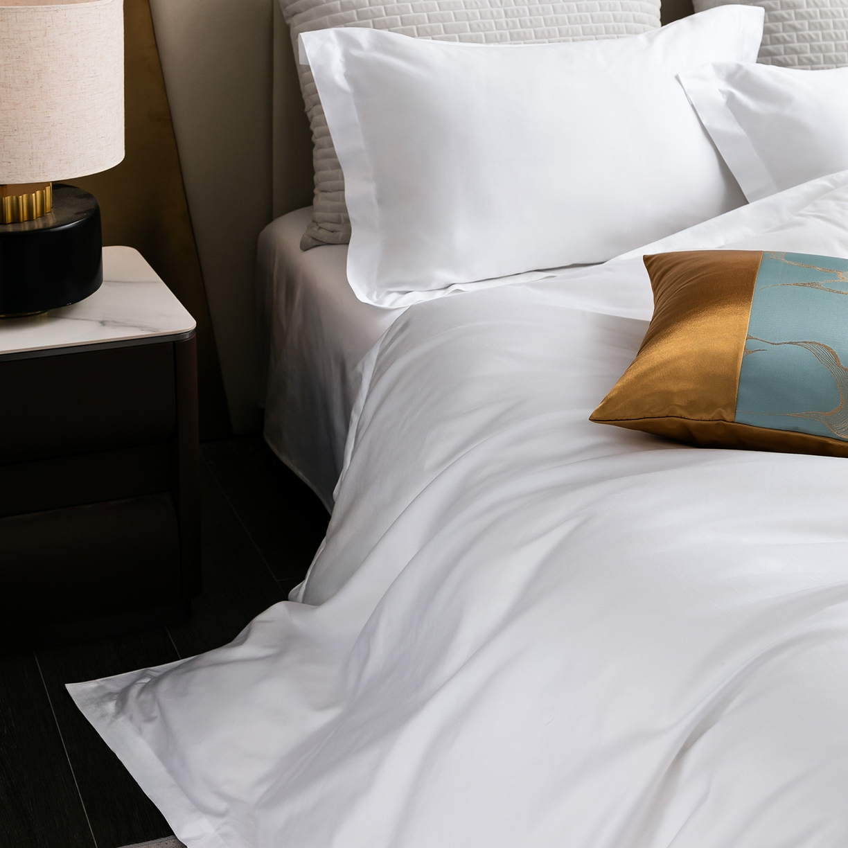 91家纺网 家纺一手货源 找家纺 澜昕 星级酒店床单被套床笠丝光贡缎纯棉四件套三件套 60*40纯白款可定制刺绣