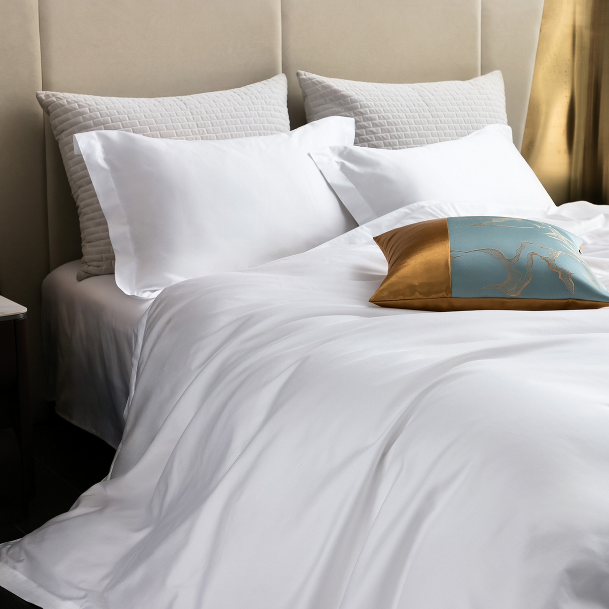 91家纺网 家纺一手货源 找家纺 澜昕 星级酒店床单被套床笠丝光贡缎纯棉四件套三件套 60*40纯白款可定制刺绣