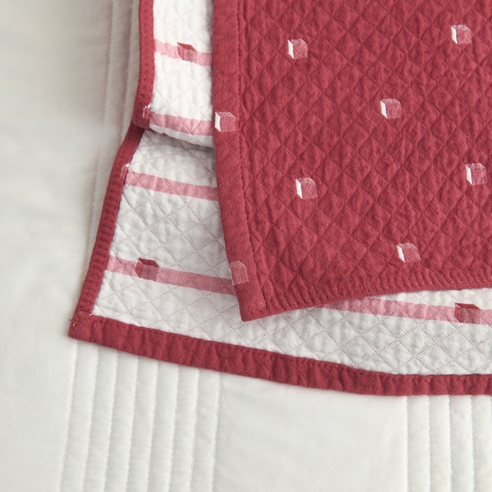 91家纺网 家纺一手货源 找家纺 悦然毛巾被 2025新款全棉纯棉三层纱水洗枕巾 立体格红