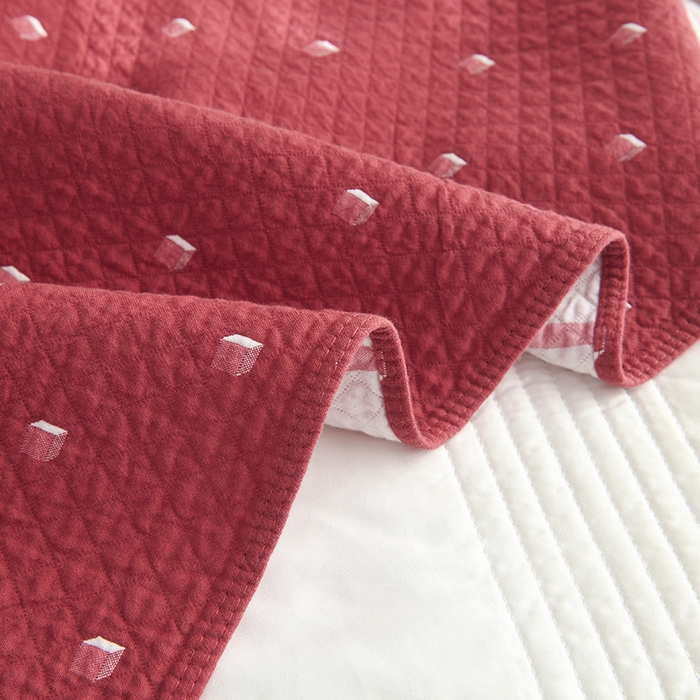 91家纺网 家纺一手货源 找家纺 悦然毛巾被 2025新款全棉纯棉三层纱水洗枕巾 立体格红