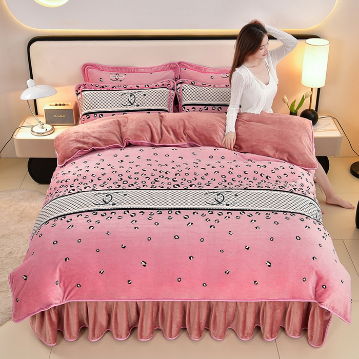 91家纺网 家纺一手货源 找家纺 诺梵家纺 2025新款8斤加厚保暖金貂绒牛奶绒印花四件套香可可-粉