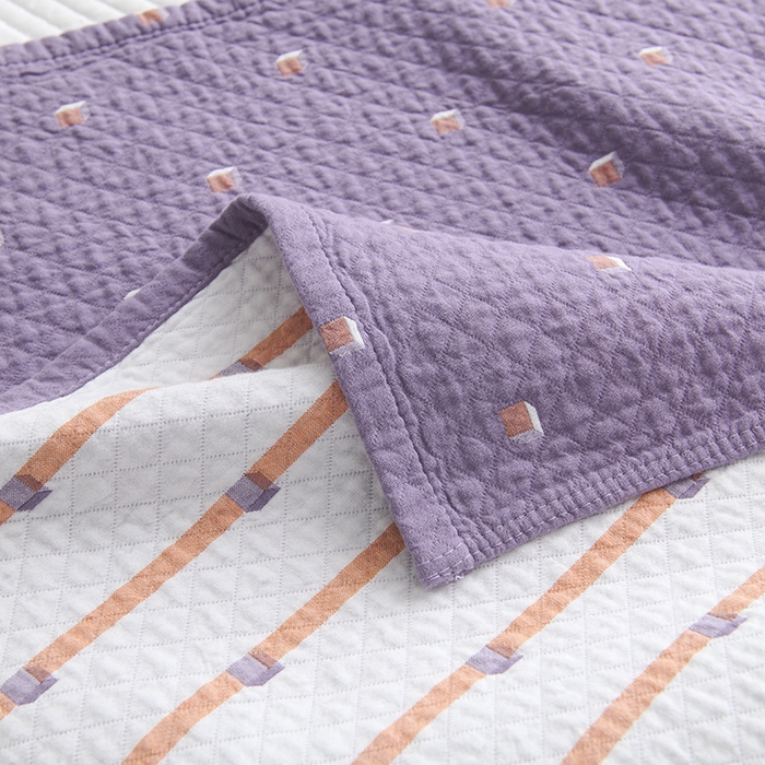 91家纺网 家纺一手货源 找家纺 悦然毛巾被 2025新款全棉纯棉三层纱水洗枕巾 立体格紫