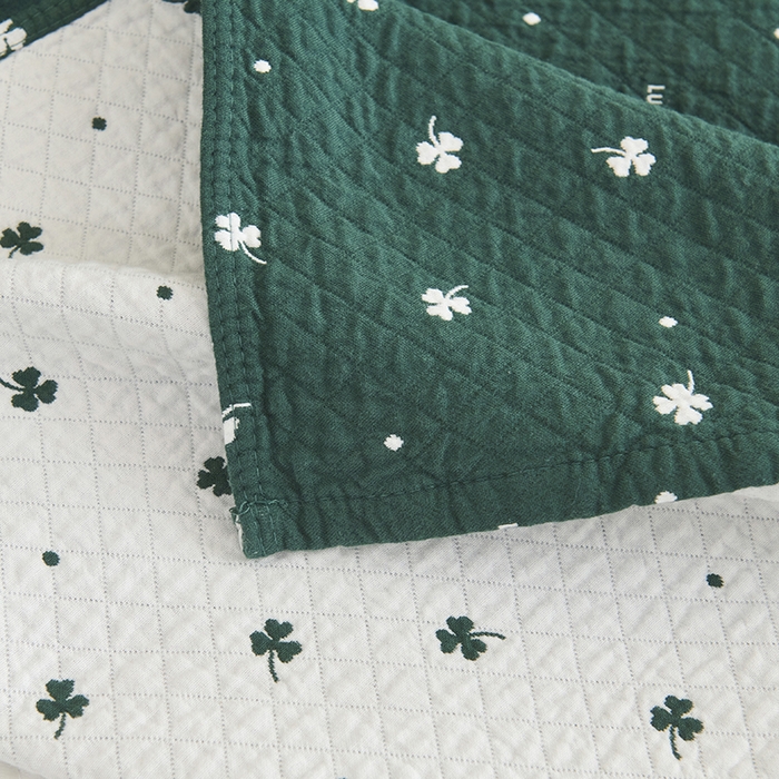 91家纺网 家纺一手货源 找家纺 悦然毛巾被 2025新款全棉纯棉三层纱水洗枕巾 银杏叶草绿