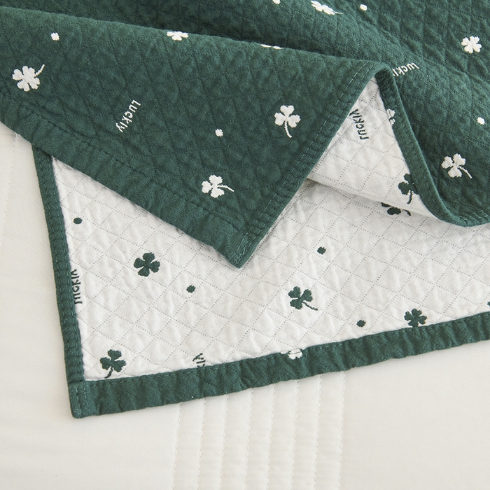 91家纺网 家纺一手货源 找家纺 悦然毛巾被 2025新款全棉纯棉三层纱水洗枕巾 银杏叶草绿