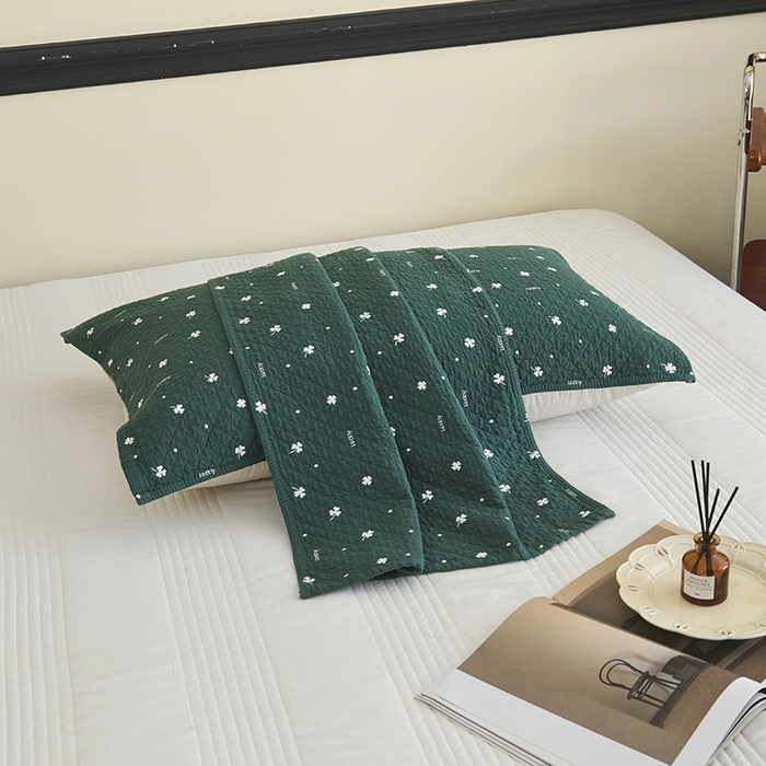 91家纺网 家纺一手货源 找家纺 悦然毛巾被 2025新款全棉纯棉三层纱水洗枕巾 银杏叶草绿