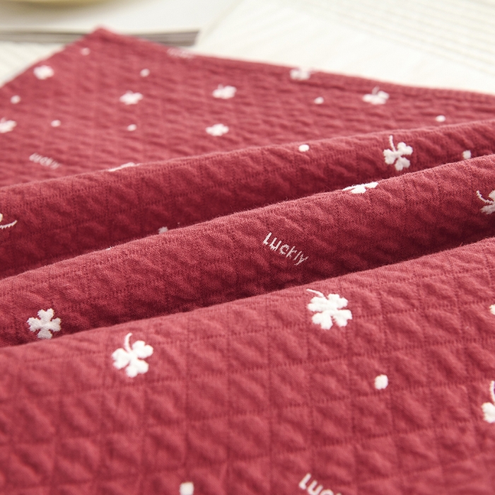 91家纺网 家纺一手货源 找家纺 悦然毛巾被 2025新款全棉纯棉三层纱水洗枕巾 银杏叶红