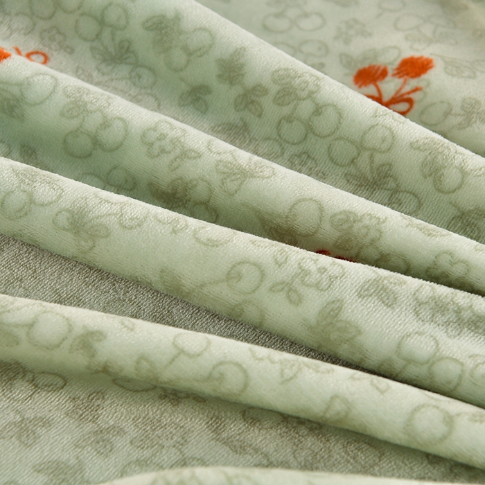 91家纺网 家纺一手货源 找家纺 诺梵家纺 2025新款8斤加厚保暖金貂绒牛奶绒印花四件套小樱桃-绿