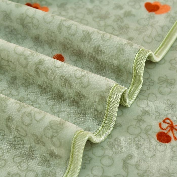 91家纺网 家纺一手货源 找家纺 诺梵家纺 2025新款8斤加厚保暖金貂绒牛奶绒印花四件套小樱桃-绿