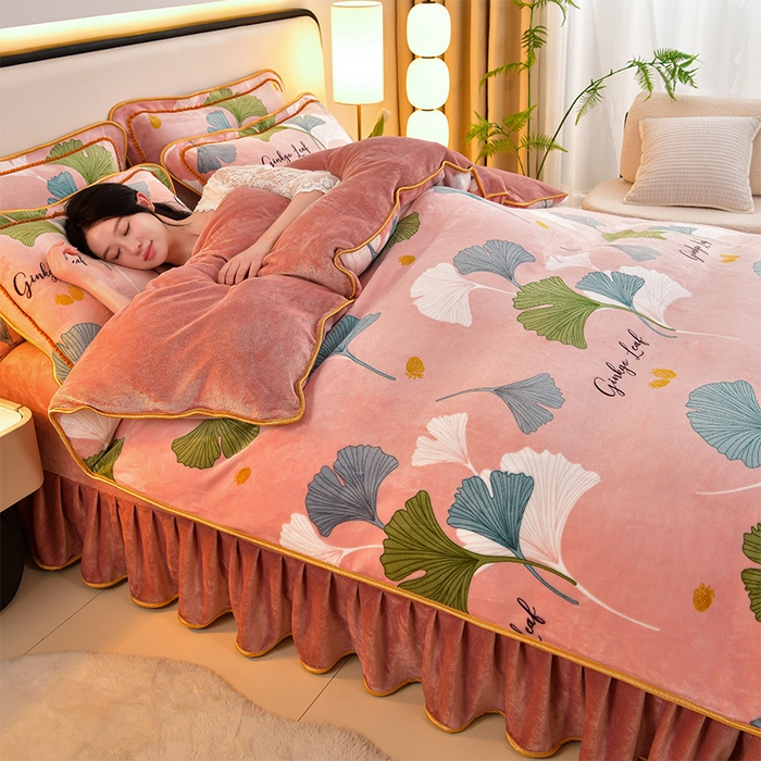 91家纺网 家纺一手货源 找家纺 诺梵家纺 2025新款8斤加厚保暖金貂绒牛奶绒印花四件套一叶知秋-粉