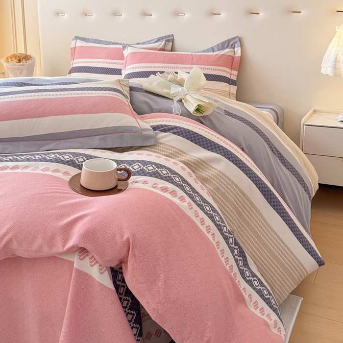 91家纺网 家纺一手货源 找家纺 铭浩 2025新款纯棉棉加厚磨毛升级喷气面料全棉四件套三件套 印象前线-粉