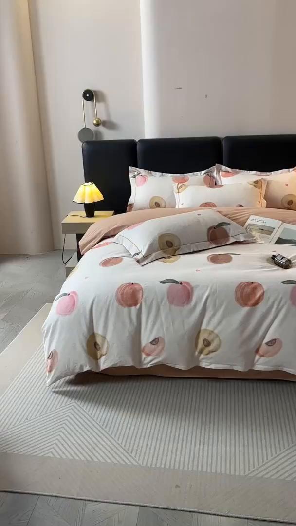 91家纺网 家纺一手货源 找家纺 帛美家纺 2025新款全棉加厚款数码印花磨毛四件套 水果派对