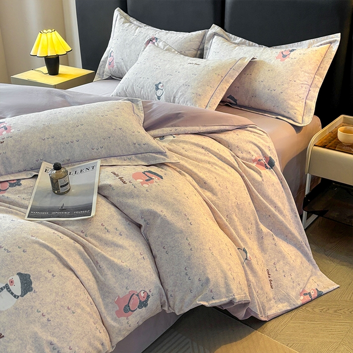 91家纺网 家纺一手货源 找家纺 帛美家纺 2025新款全棉加厚款数码印花磨毛四件套 幸运熊