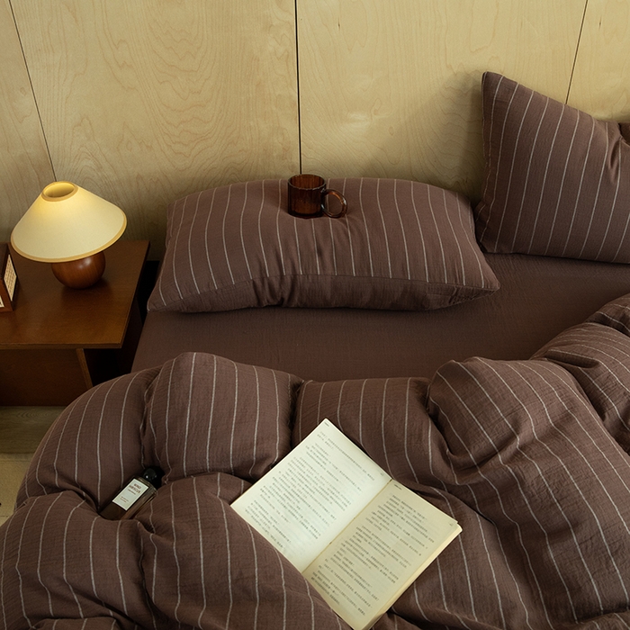 91家纺网 家纺一手货源 找家纺 棉小二 2025新款全棉色织条纹双层纱四件套 条纹咖