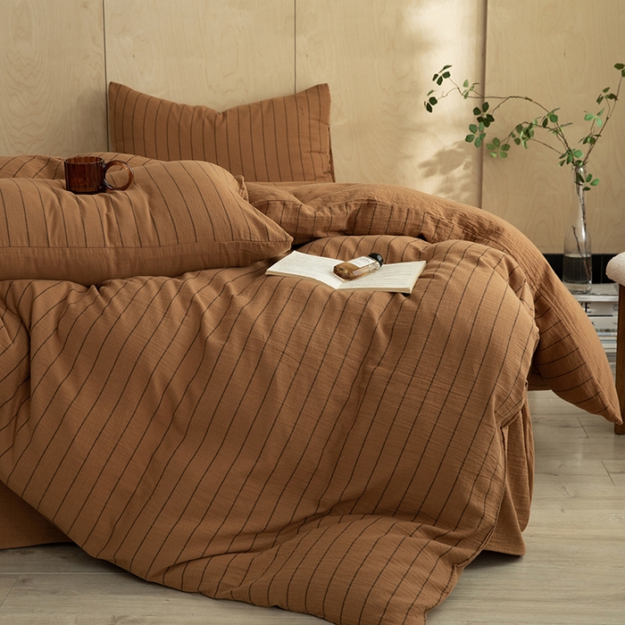 91家纺网 家纺一手货源 找家纺 棉小二 2025新款全棉色织条纹双层纱四件套 条纹驼