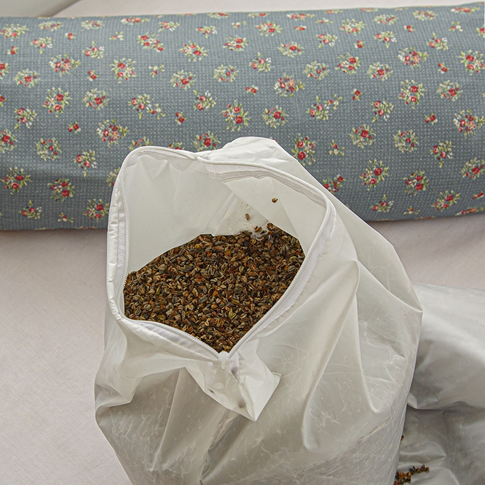 91家纺网 家纺一手货源 找家纺 眠多宝 2025新款全棉双层纱萌兔荞麦护颈枕枕头枕芯 摇春