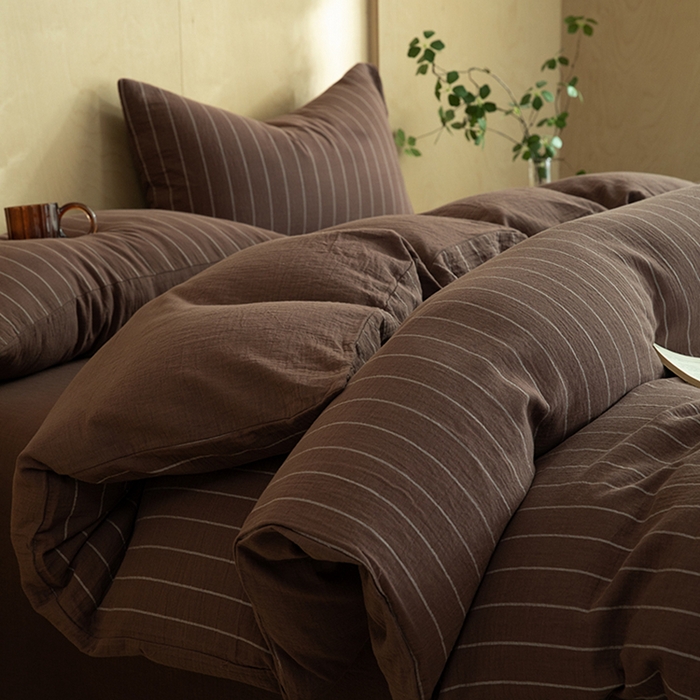 91家纺网 家纺一手货源 找家纺 棉小二 2025新款全棉色织条纹双层纱四件套 条纹咖