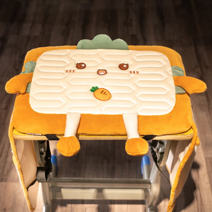 91家纺网 家纺一手货源 找家纺 （总）仟亿莱 2025新款卡通学生收纳坐垫