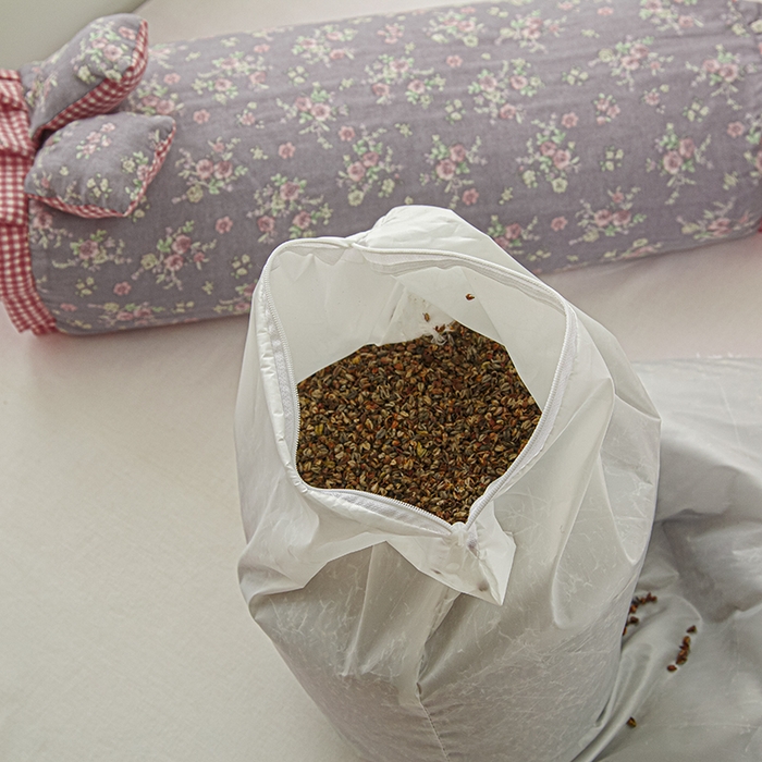 91家纺网 家纺一手货源 找家纺 眠多宝 2025新款全棉双层纱萌兔荞麦护颈枕枕头枕芯 娇花