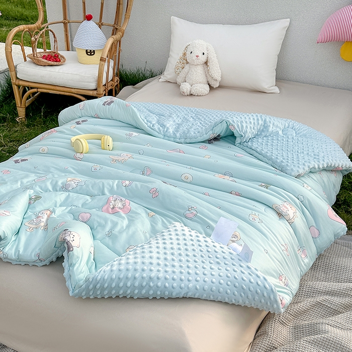 91家纺网 家纺一手货源 找家纺 小芽家居 2025新款儿童豆豆被被子被芯 甜梦小被-蓝