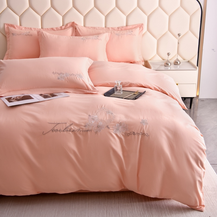 91家纺网 家纺一手货源 找家纺 江南春家纺 【柔-轻密】2025秋冬133x76高精密刺绣100%全棉四件套 【柔-轻密】春漫-果冻玉