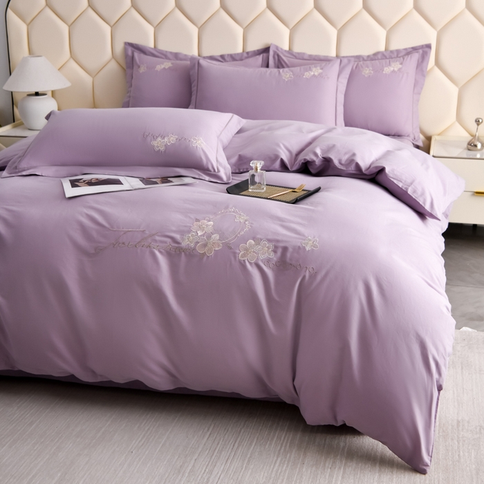 91家纺网 家纺一手货源 找家纺 江南春家纺 【柔-轻密】2025秋冬133x76高精密刺绣100%全棉四件套 【柔-轻密】春漫-冷雾紫