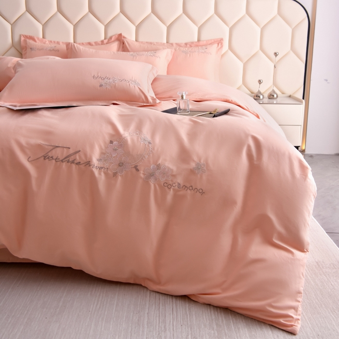 91家纺网 家纺一手货源 找家纺 江南春家纺 【柔-轻密】2025秋冬133x76高精密刺绣100%全棉四件套 【柔-轻密】春漫-果冻玉