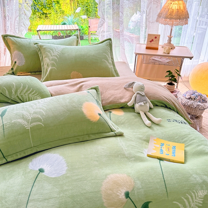 91家纺网 家纺一手货源 找家纺 家贝爱 2025新款A类牛奶绒印花四件套 摇曳生姿