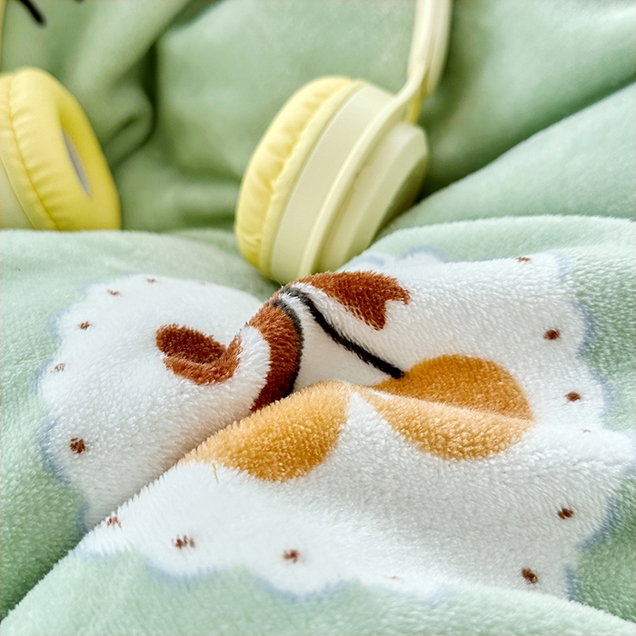 91家纺网 家纺一手货源 找家纺 家贝爱 2025新款A类牛奶绒印花四件套 波点樱桃