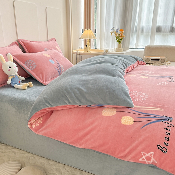 91家纺网 家纺一手货源 找家纺 家贝爱 2025新款A类牛奶绒印花四件套 花开浪漫