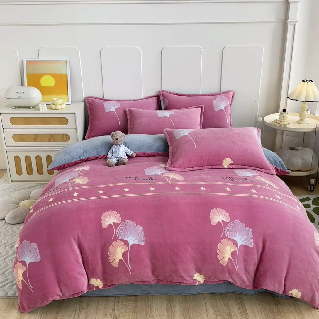 91家纺网 家纺一手货源 找家纺 家贝爱 2025新款A类牛奶绒印花四件套 叶叶丝语豆沙