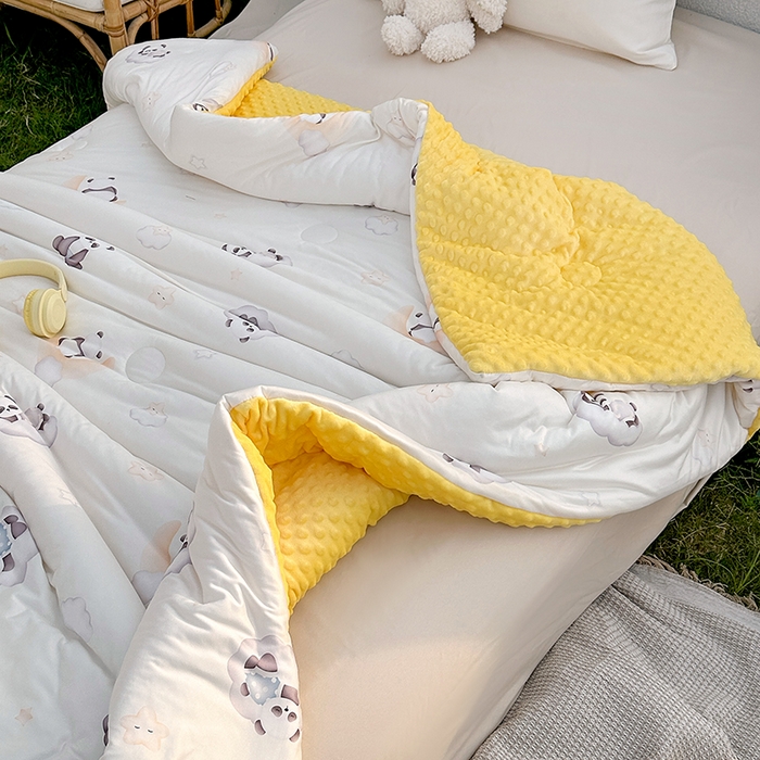 91家纺网 家纺一手货源 找家纺 小芽家居 2025新款儿童豆豆被被子被芯 熊猫乐园-白