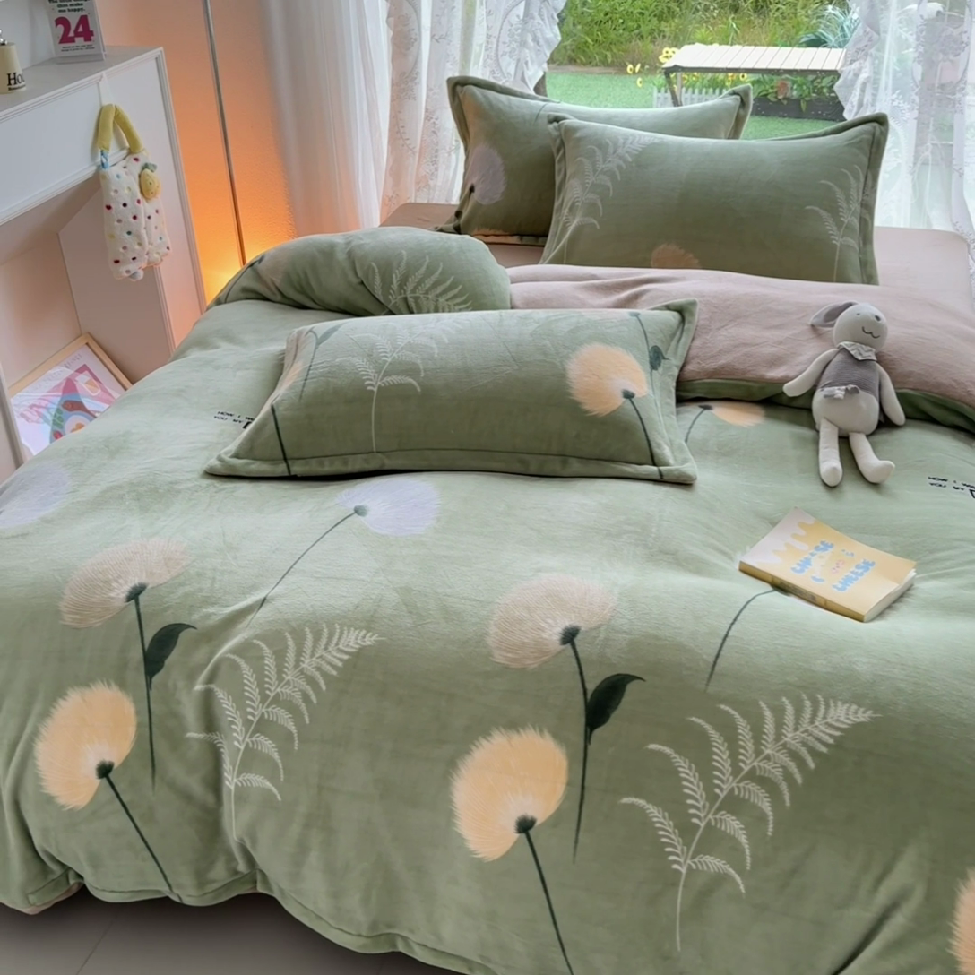 91家纺网 家纺一手货源 找家纺 家贝爱 2025新款A类牛奶绒印花四件套 摇曳生姿