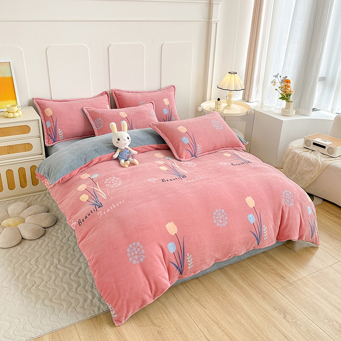 91家纺网 家纺一手货源 找家纺 家贝爱 2025新款A类牛奶绒印花四件套 花开浪漫