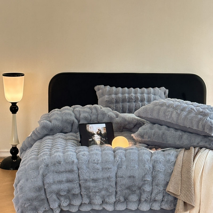 91家纺网 家纺一手货源 找家纺 酱子 2024新款高克重大兔绒牛奶绒四件套 灰蓝