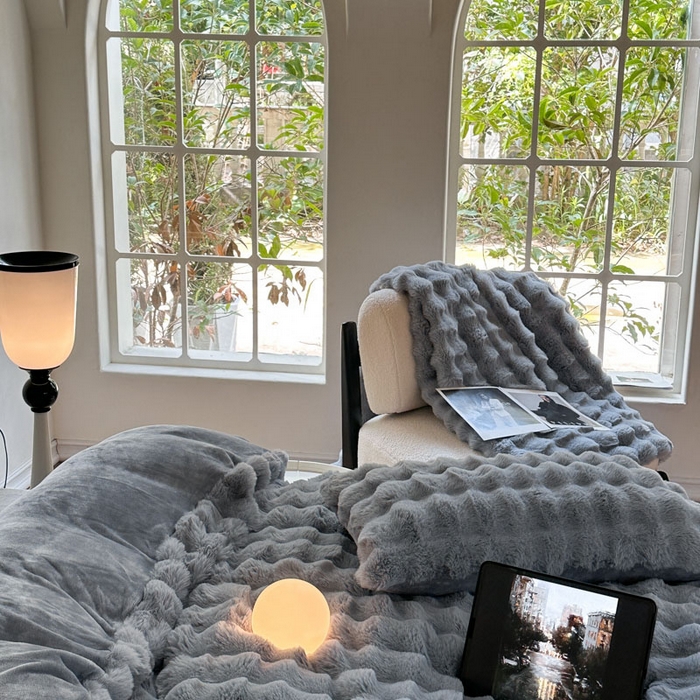 91家纺网 家纺一手货源 找家纺 酱子 2024新款高克重大兔绒牛奶绒四件套 灰蓝